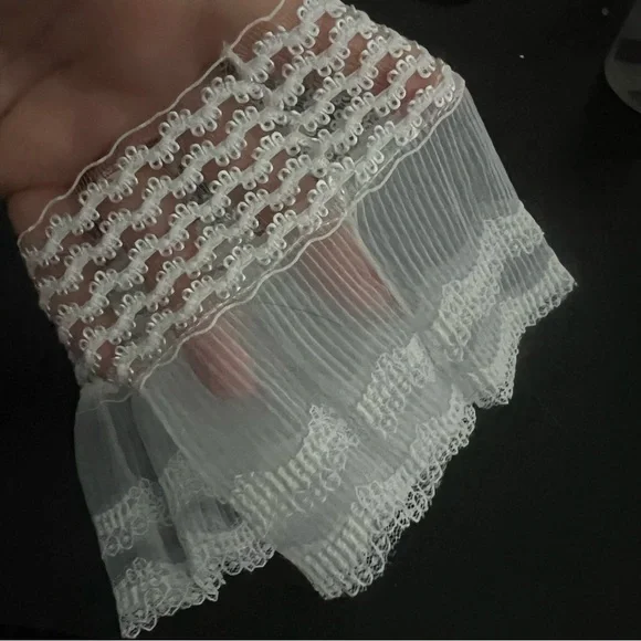 🎀 Ruffle Cuffs 🎀 - Picture 4 of 6